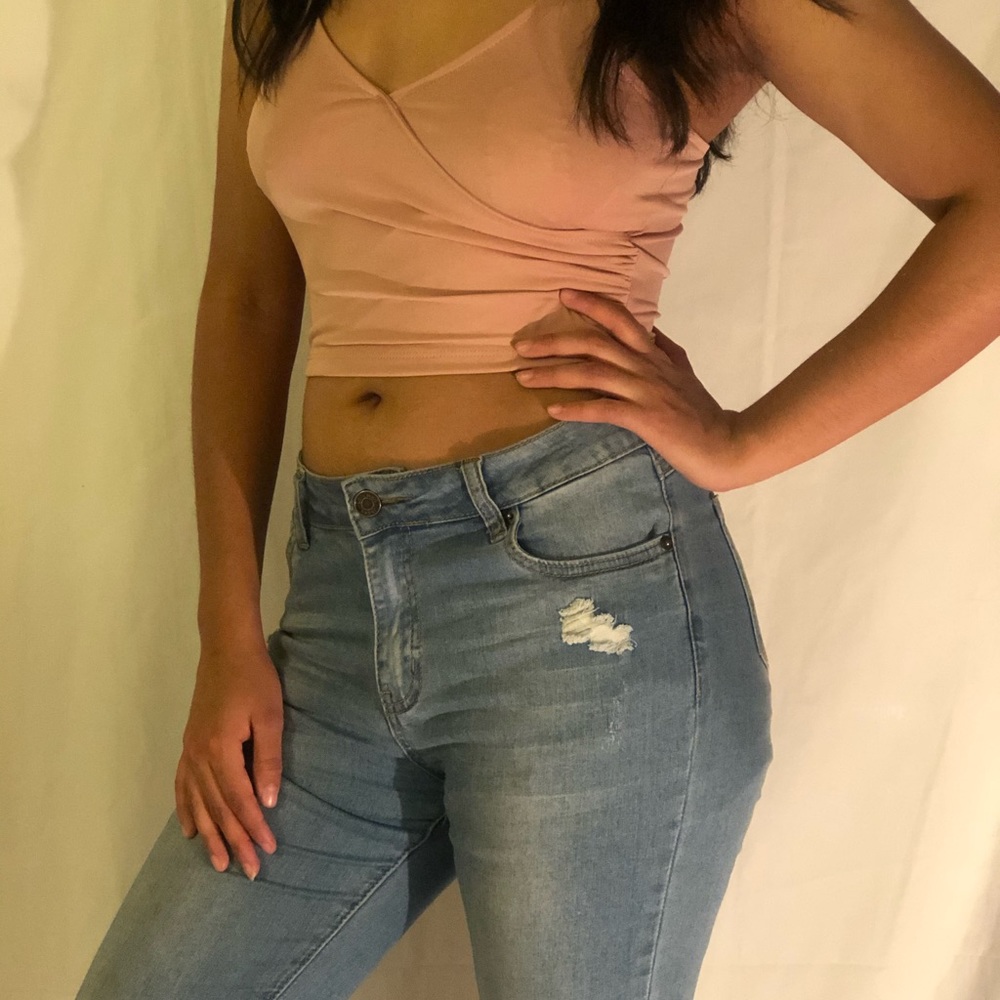 Capri Ripped Jeans - Picture 9 of 9